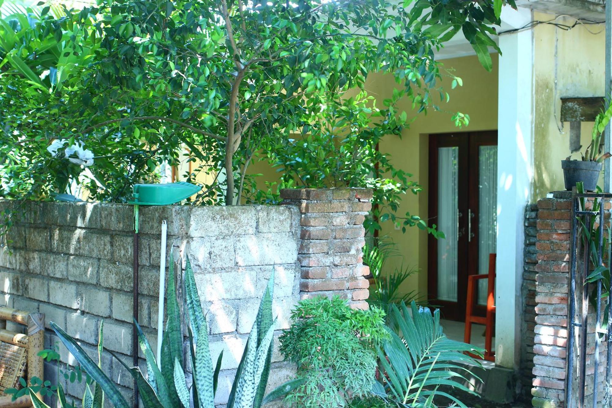 Three V Homestay Kuta  ภายนอก รูปภาพ