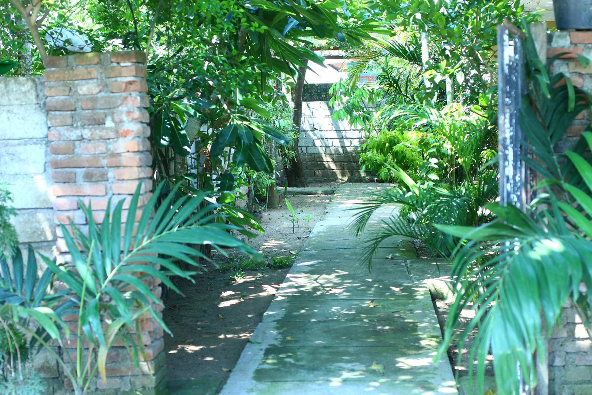 Three V Homestay Kuta  ภายนอก รูปภาพ