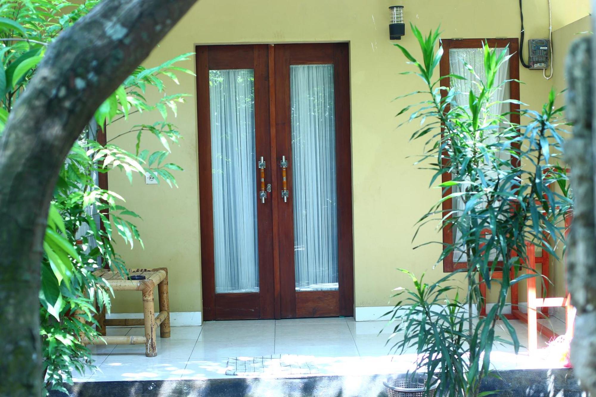 Three V Homestay Kuta  ภายนอก รูปภาพ
