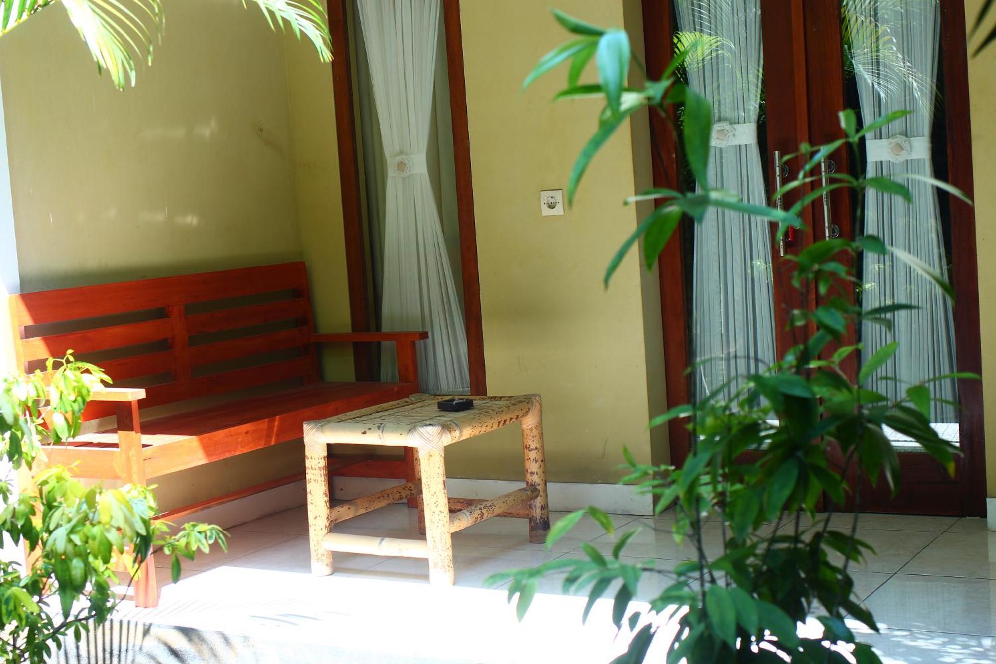 Three V Homestay Kuta  ภายนอก รูปภาพ